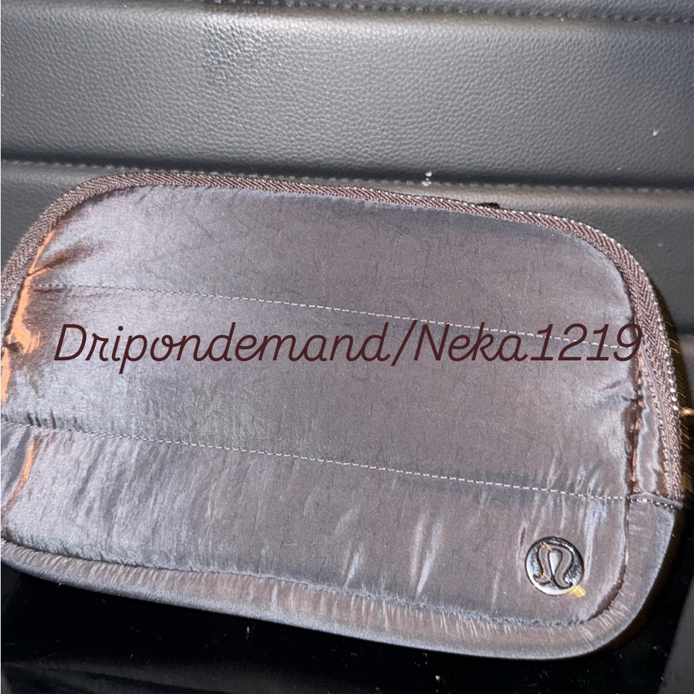 Lululemon Everywhere Belt Bag 1L Wunder Puff Iridescent- Heathered Espresso - Picture 3 of 9